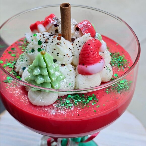 Holiday Candle ✦ Mistletoe & Cinnamon ✦ Soy Wax in XL Wine Glass w/ Green Stem - Picture 7 of 11